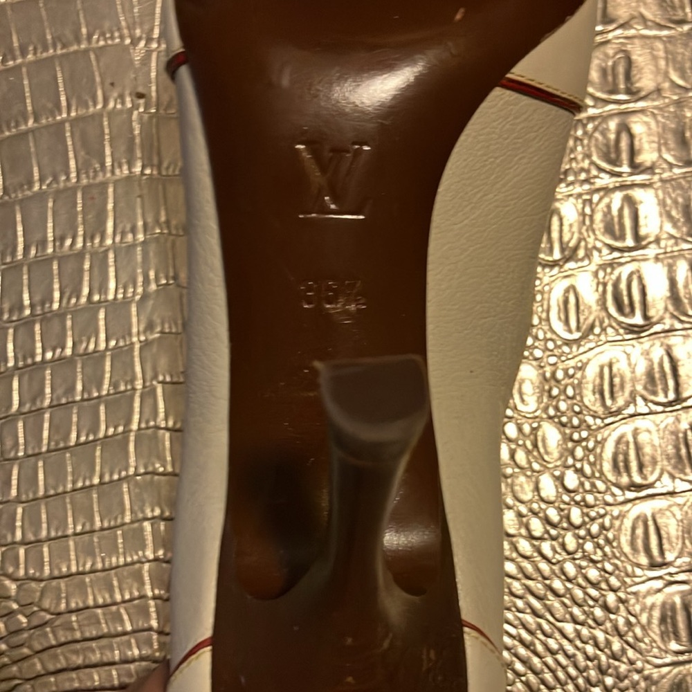 Vintage Louis Vintage goat skin leather heels. - Picture 7 of 9